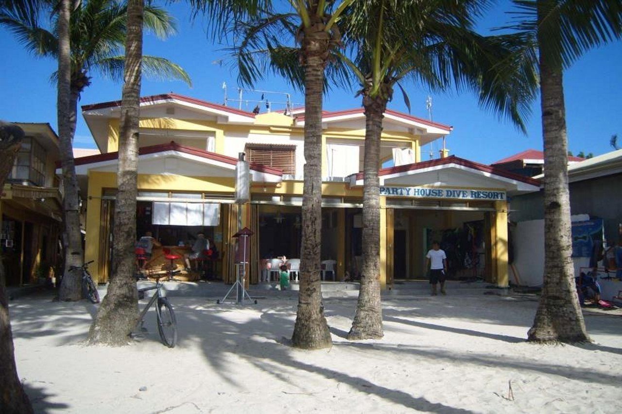 Sulu Plaza Hotel Manoc-Manoc Exterior photo